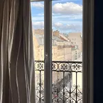 Vivre Au Village Des Batignolles